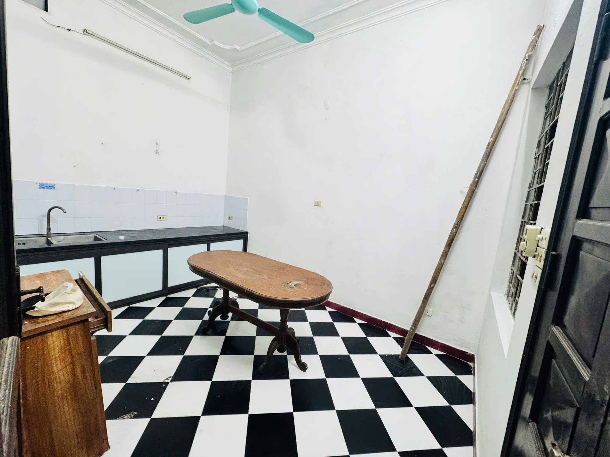 Cho thuê nhà Hồng Mai, 43m2, 3 tầng, 3 ngủ, 9.5 triệu ở gđ, nhóm - Ảnh 2